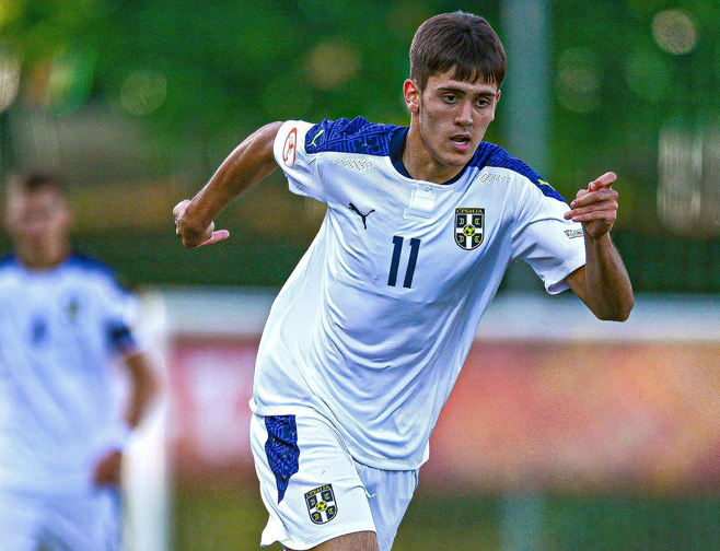 爱游戏-赛前布莱顿调整名单以备国王杯；内部沟通环节打磨；震撼外界；球探报告显示潜力的简单介绍